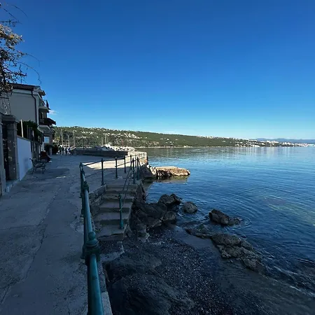 S Balkonom 10 Metara Od Mora * Opatija