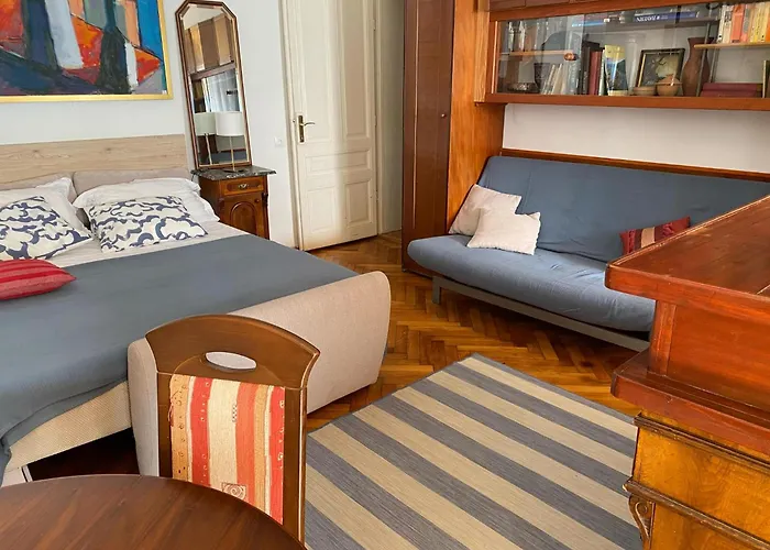 Appartement S Balkonom 10 Metara Od Mora *