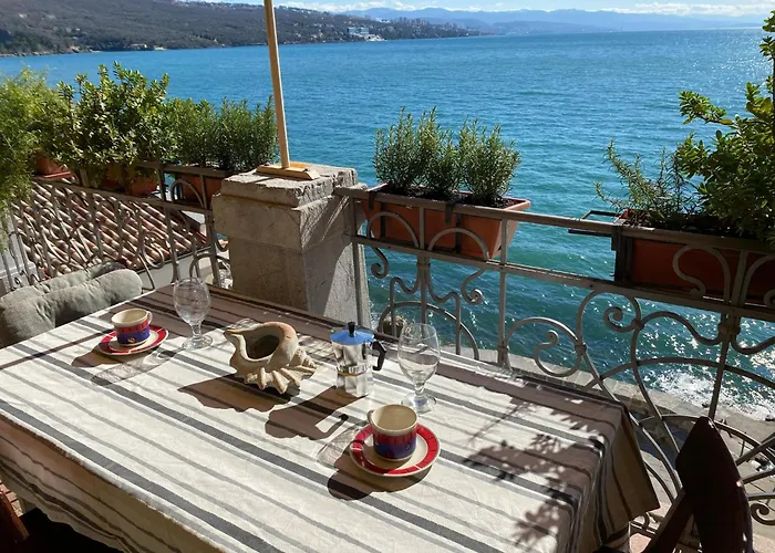 شقة S Balkonom 10 Metara Od Mora *