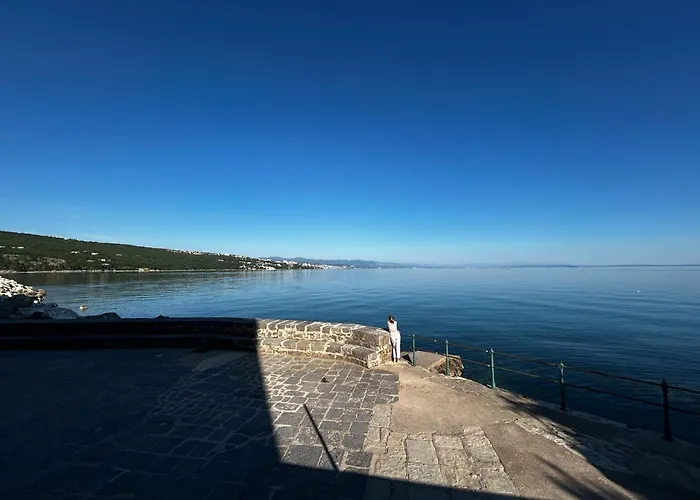 Apartment S Balkonom 10 Metara Od Mora