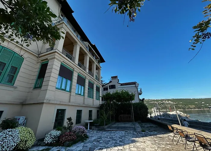 Apartment S Balkonom 10 Metara Od Mora Opatija