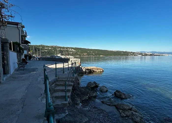 S Balkonom 10 Metara Od Mora * Opatija