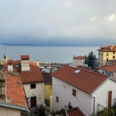 S Balkonom 10 Metara Od Mora Apartament
