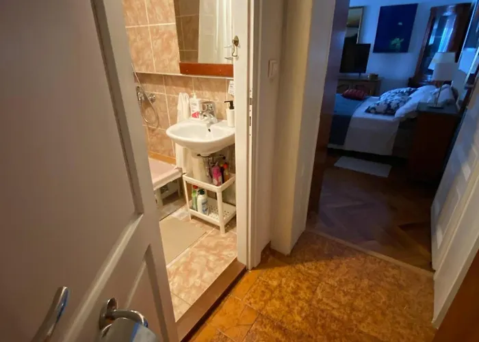 S Balkonom 10 Metara Od Mora